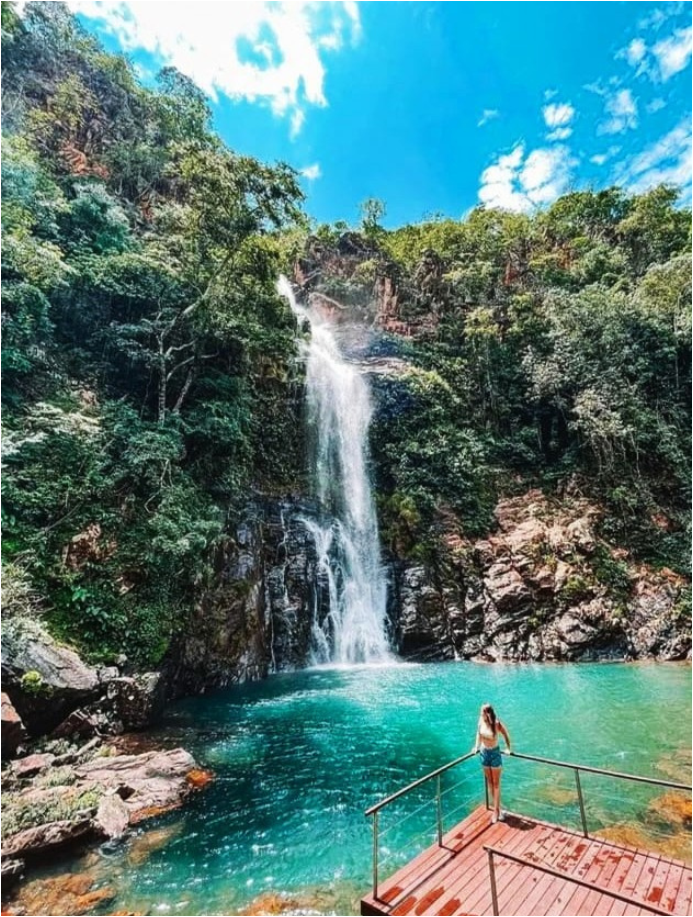 Cachoeira de águas cristalinas em Nobres